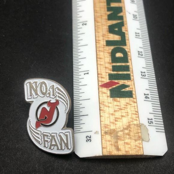 NEW JERSEY DEVILS NO. 1 DEVILFAN HOCKEY PIN LIMITED EDITION COLLECTIBLE - Picture 3 of 3